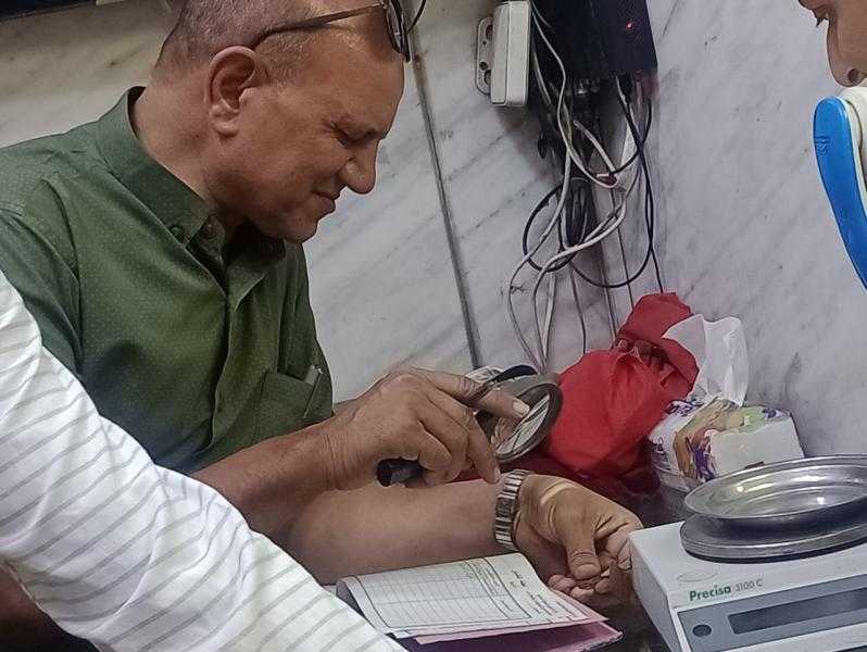 محافظ أسيوط: حملات تموينية مكبرة على محلات الذهب وتحرير 9 محاضر مخالفات