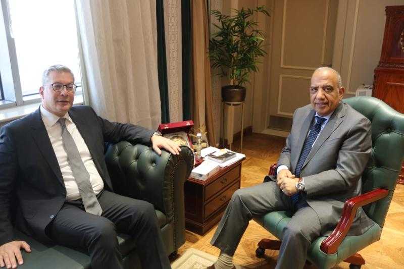 وزيرا الكهرباء والبترول يناقشان خطة التوسع في مشروعات الطاقات المتجددة وخفض استخدام الوقود الأحفوري