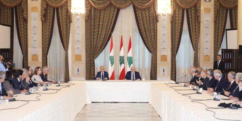 رئيس وزراء لبنان يلتقي وفدًا اقتصاديًا فرنسيًا معنيًا بشئون إعادة الإعمار
