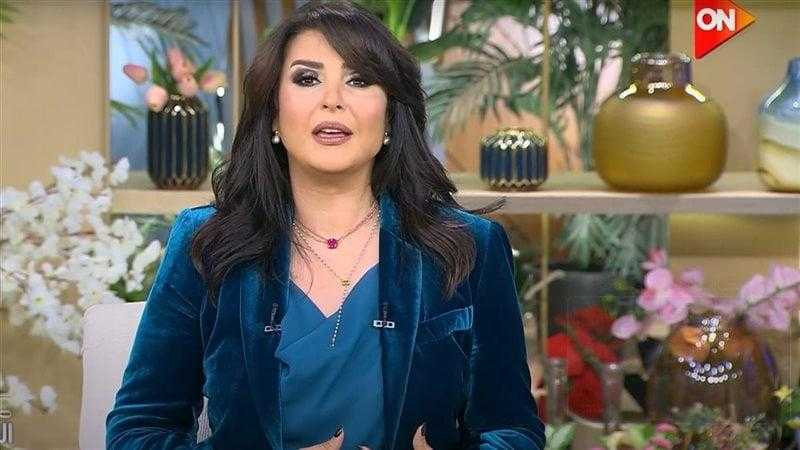 منى الشاذلي تستضيف جنات وابنتيها في لقاء خاص