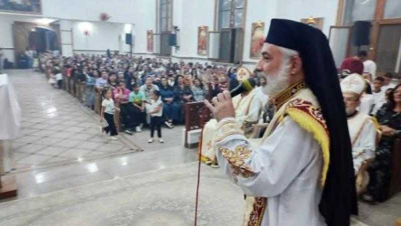 الأنبا باسيليوس يترأس قداس المناولة الاحتفالية بكنيسة السيدة العذراء بنزلة غطاس