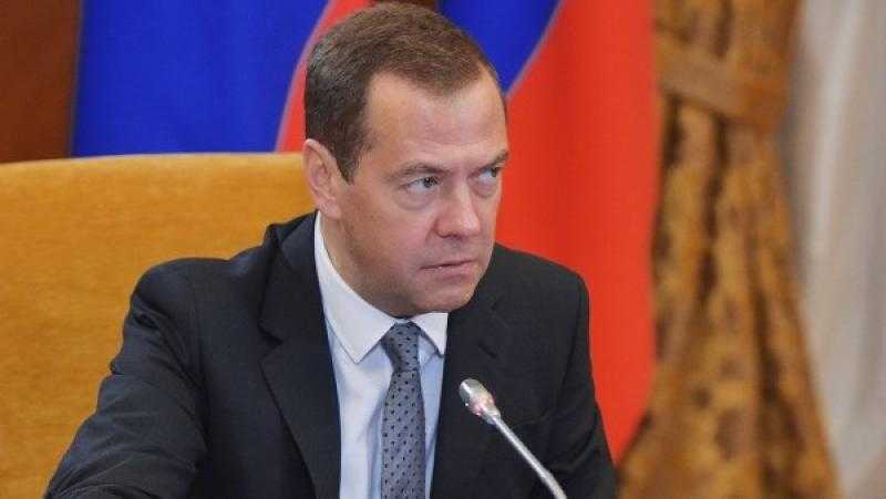 ميدفيديف: على روسيا توخي الحذر من مخاطر اندلاع حرب مع أوروبا وإن كانت ”غير محتملة”