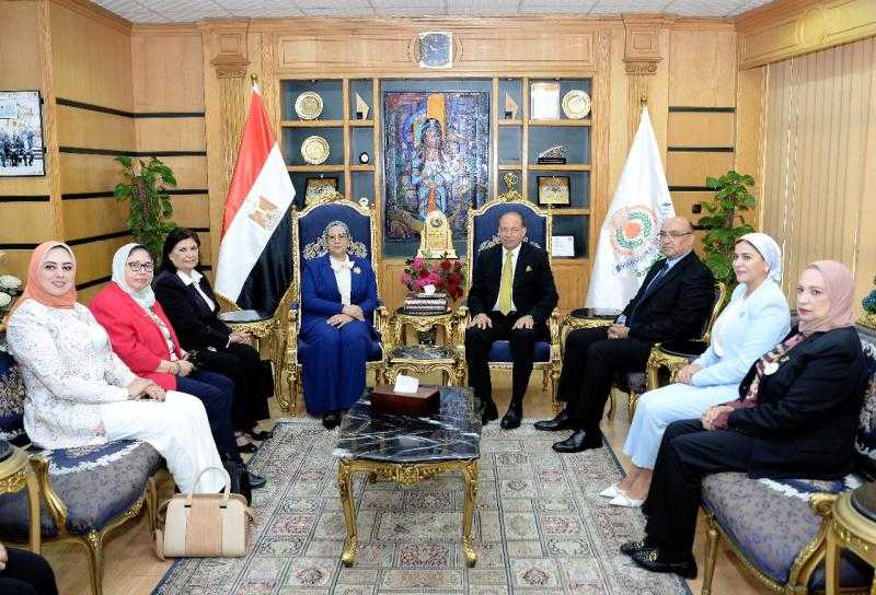 رئيس جامعة المنصورة يستقبل رئيس المجلس القومي للمرأة