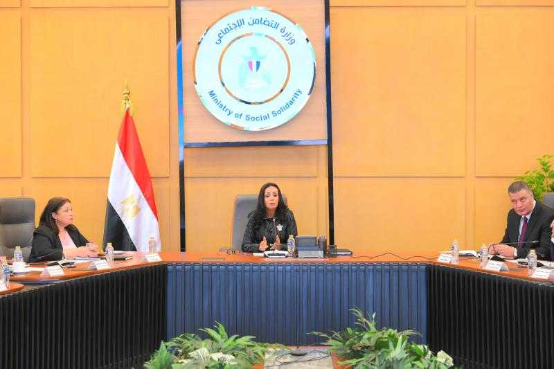 وزيرة التضامن الاجتماعي تترأس اجتماع اللجنة الدائمة للإشراف على منظومة عمل الرائدات الاجتماعيات