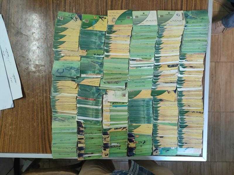 محافظ أسيوط: ضبط 565 بطاقة تموينية داخل مخبز وتحرير 206 محاضر