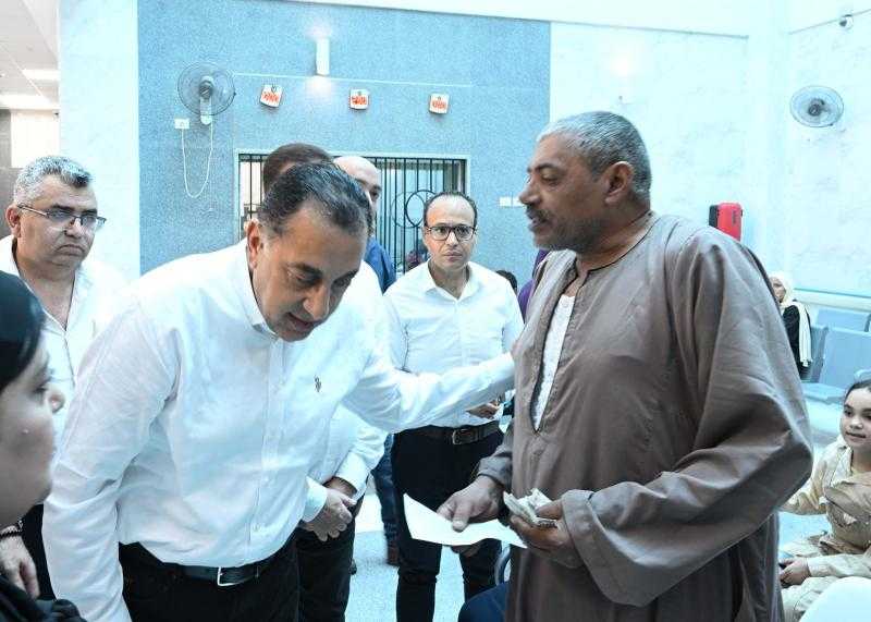 رئيس الوزراء يتفقد مركز طب الأسرة ”بشمّا” والقوافل الطبية بأشمون