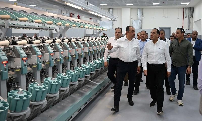 رئيس الوزراء يتفقد مصنع ”غزل 2” الجديد بشركة مصر شبين الكوم.. ويتابع تجارب بدء التشغيل