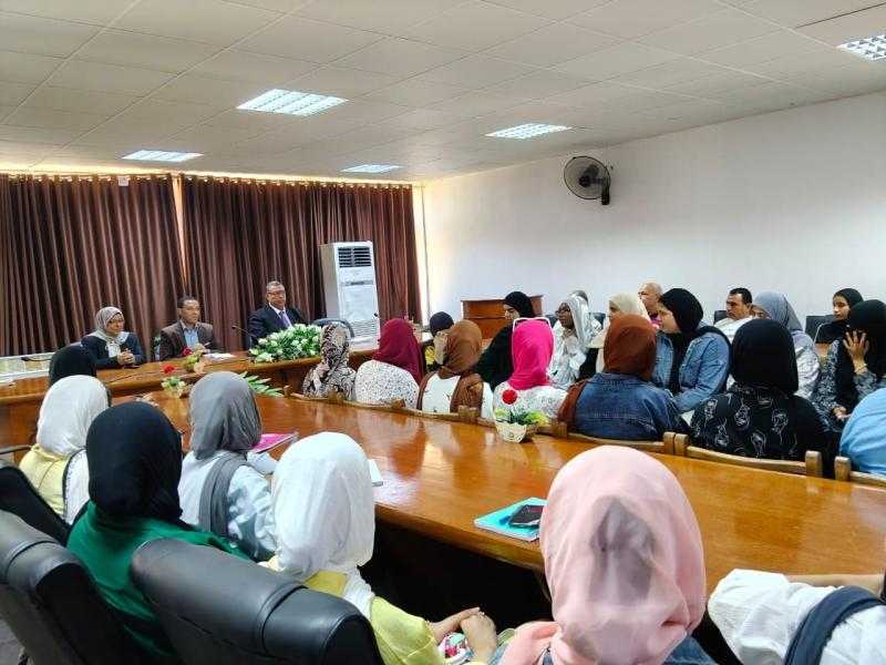 بحوث الصحراء يشارك في ندوة علمية بجامعة العريش حول الزراعة العضوية والمخصبات الحيوية