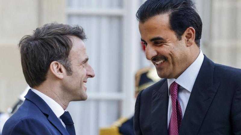 أمير قطر ورئيس فرنسا يبحثان التطورات الفلسطينية