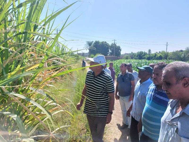 وفد من وزارة الزراعة يتفقد عدد من المواقع الزراعية بمحافظة الأقصر لمتابعة مكافحة الآفات