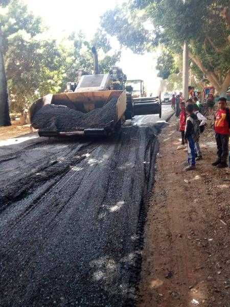 محافظ أسيوط: متابعة ميدانية لرصف طريق عزبة سعيد بأبنوب لتذليل العقبات وتسريع وتيرة التنفيذ