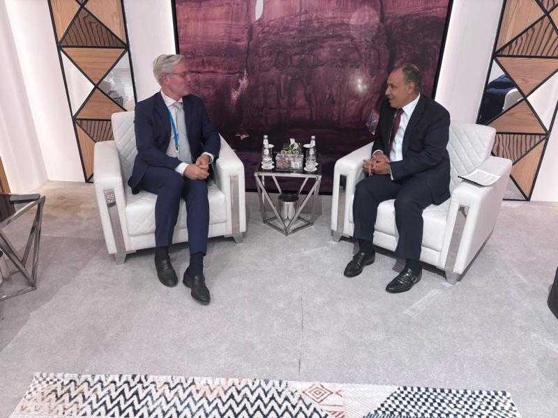 وزير الخارجية يلتقى مع نائب رئيس الكتلة البرلمانية الألمانية لتحالف حزبي الاتحاد الديمقراطي والاشتراكي المسيحيين