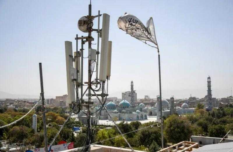 طالبان تنفي قطع الإنترنت عن أفغانستان: الانقطاعات سببها تدهور البنية التحتية