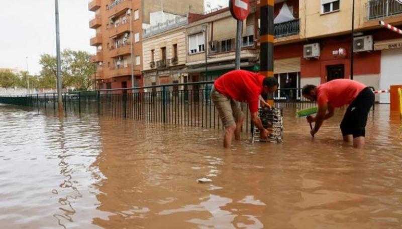 هطول أمطار غزيرة في جزيرة إيبيزا الإسبانية يتسبب في توقف السياحة بها