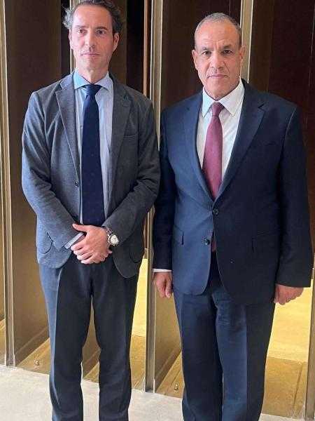 وزير الخارجية يلتقى مع الممثل الشخصي لسكرتير عام حلف الناتو لشئون الجوار الجنوبي