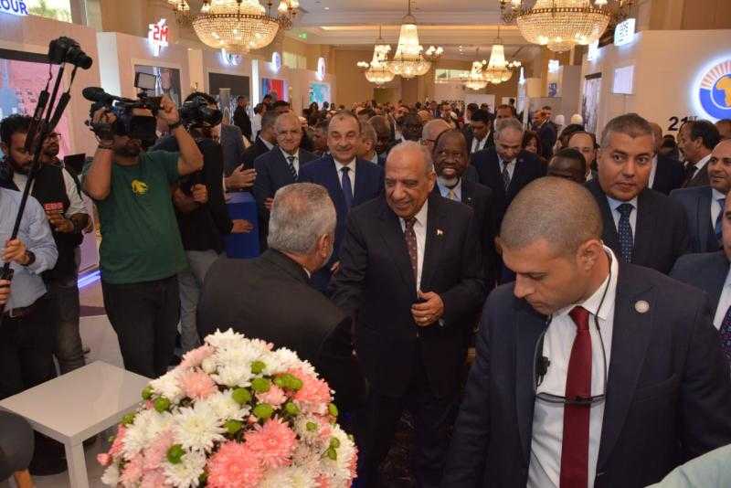 وزير الكهرباء يفتتح معرض صناعة المهمات والمعدات الكهربائية