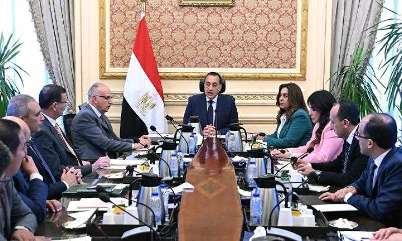 رئيس الوزراء يُتابع الخطة التنفيذية لمنظومة تطهير المجاري المائية