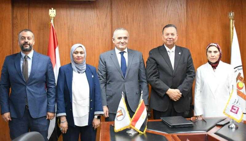 توقيع بروتوكول تعاون بين هيئة المستشفيات والمعاهد التعليمية وجامعة المنصورة الجديدة لتدريب طلاب كلية الطب