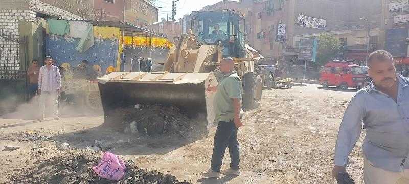 محافظ أسيوط: حملات مكثفة لرفع السوق العشوائي بسور الإدارة التعليمية بمدينة أبنوب