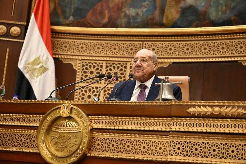 رئيس مجلس الشيوخ للأعضاء: جهودكم أسهمت في إثراء الأداء البرلماني المصري