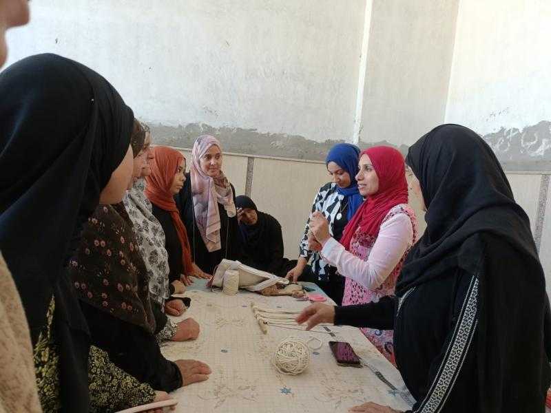 أيادي مصر تنظم ورش تدريبية مجانية للحرف اليدوية بمركز البياضية بمحافظة الأقصر