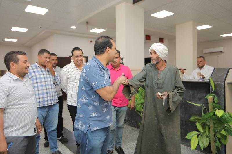 نائب محافظ قنا يتفقد المرافق الخدمية والصحية بمركز الوقف