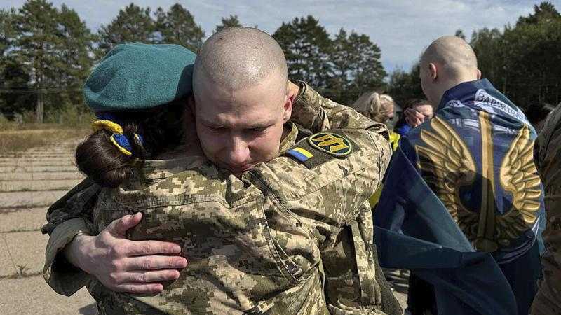 روسيا وأوكرانيا تتبادلان مئات الأسرى