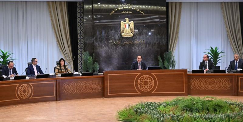 مدبولي: أكبر شركة سيارات كهربائية في العالم ستبدأ التصنيع في مصر.. ولا توجد فقاعة عقارية بالبلاد