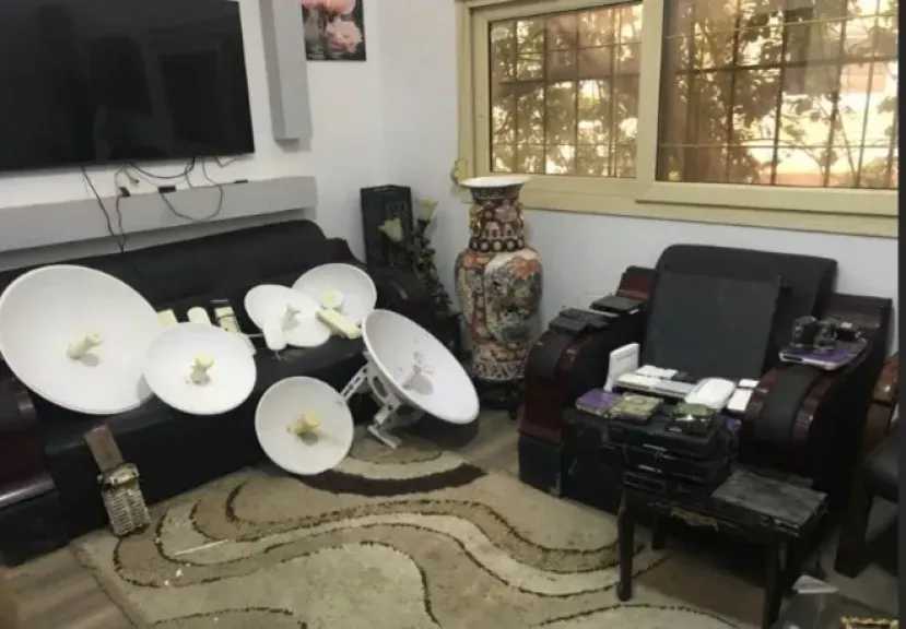 ضبط أجنبي يدير شبكة بث تلفزيوني غير مرخصة في الإسكندرية