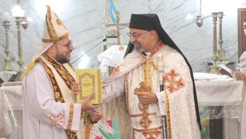 بطريرك الإسكندرية يحتفل بعيد القديسة تريزا الطفل يسوع بالشرابية