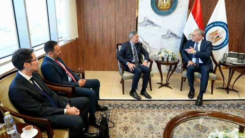 وزير البترول يبحث مع بتروناس الماليزية تعزيز الشراكة الاستراتيجية في مجال الغاز الطبيعي