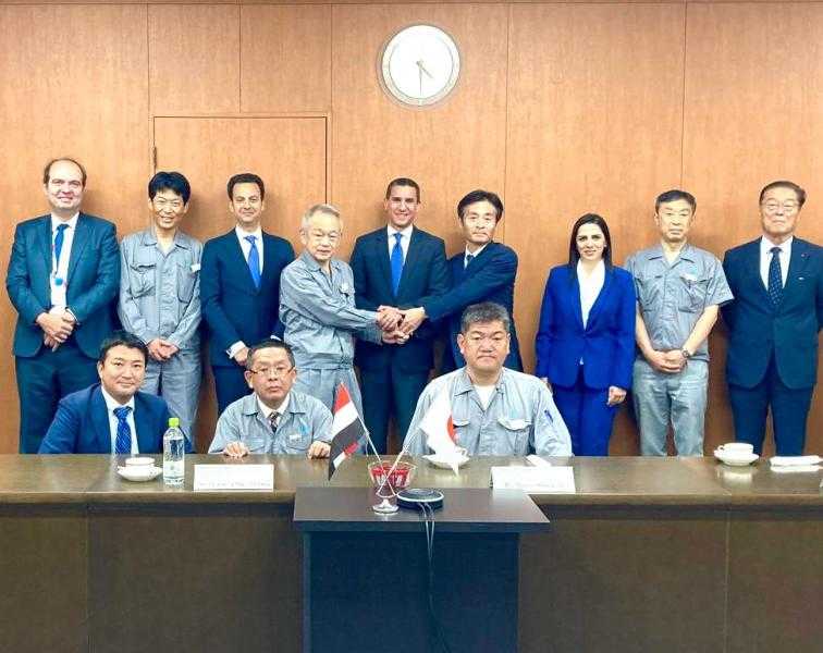 السفير المصرى باليابان يتفقد قطارات الخط الرابع لمترو الأنفاق