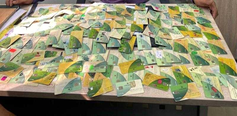 تموين الشرقية يضبط 109 بطاقة تموينية ذكية بصان الحجر