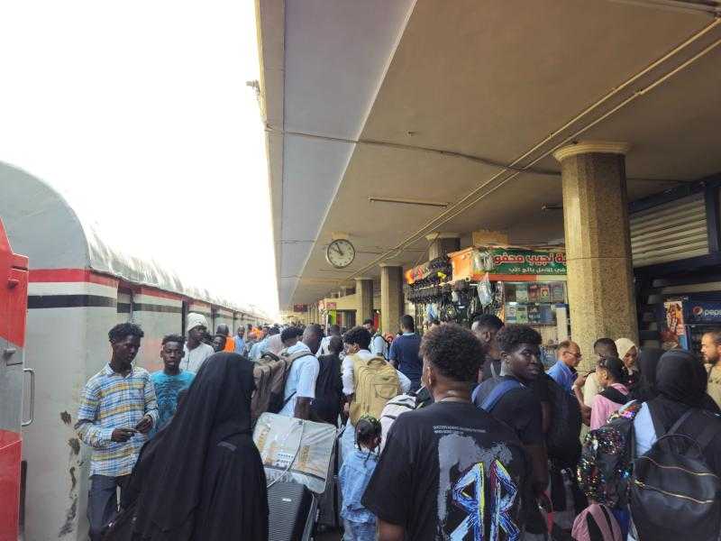 سكك حديد مصر تُسيّر الرحلة الثانية والعشرين لقطارات العودة الطوعية للأشقاء السودانيين إلى وطنهم