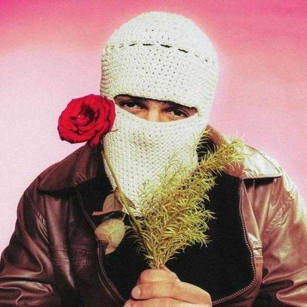 توليت يروج لأغنيته الجديدة