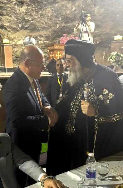 رئيس جامعة سوهاج يشارك فى حفل استقبال البابا تواضروس الثاني بدير السيدة العذراء بجبل أسيوط