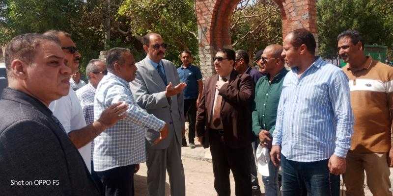 محافظ سوهاج يتفقد أعمال تطوير ورفع كفاءة منتزه المحطة بطهطا