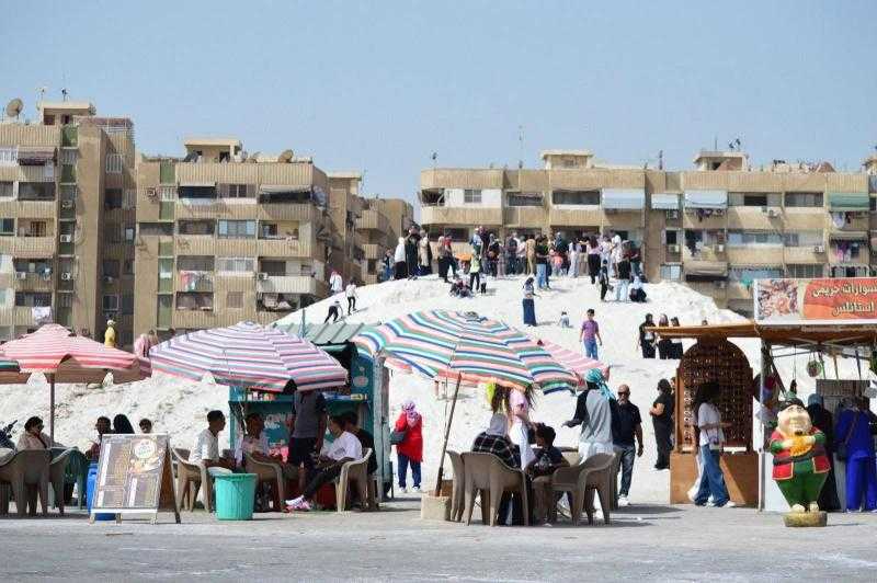 جبال الملح ببورفؤاد تستقبل آلاف الزوار في عطلة نهاية الأسبوع