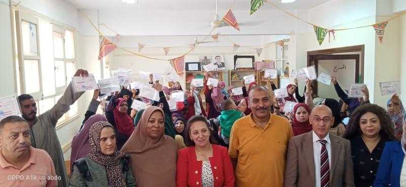 محافظ أسيوط: تضافر الجهود ضرورة لتنفيذ برامج محو الأمية بالقرى