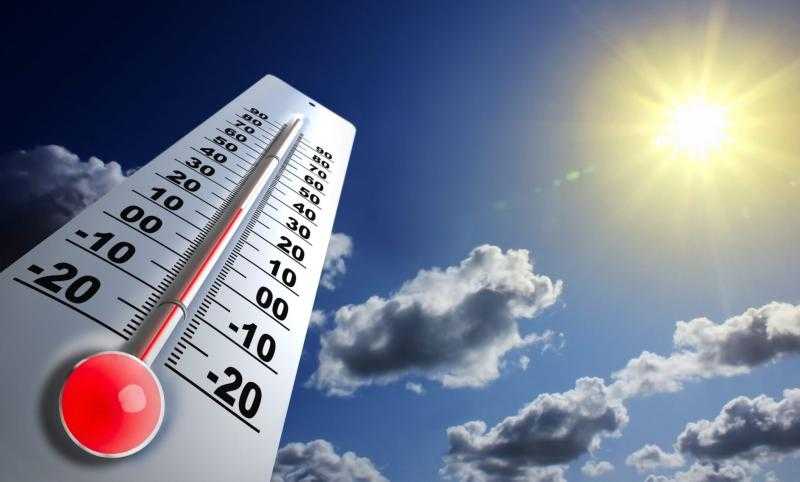 انخفاض بدرجات الحرارة غدًا وشبورة كثيفة على بعض الطرق