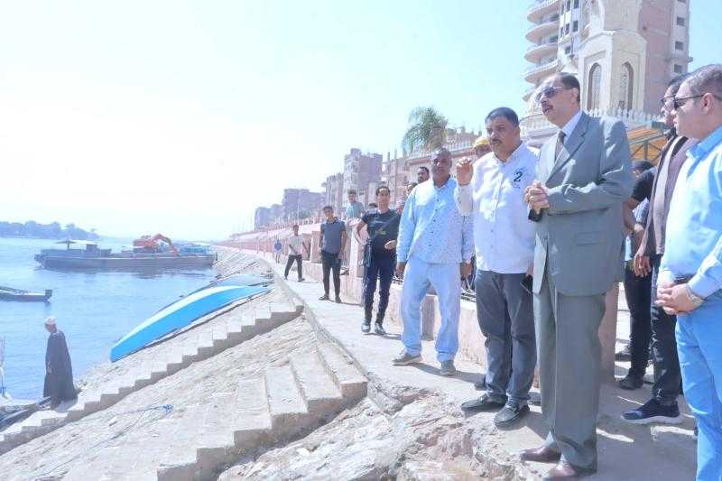 محافظ سوهاج يتفقد المسطح المائي للجزيرة المستجدة ويلتقي الصيادين والأهالي للاطمئنان على منسوب المياه