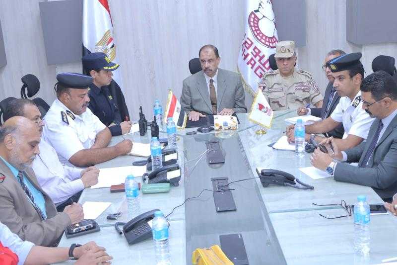 محافظ سوهاج يترأس اجتماع غرفة العمليات الرئيسية بمركز السيطرة لمتابعة الوضع العام لارتفاع منسوب النيل