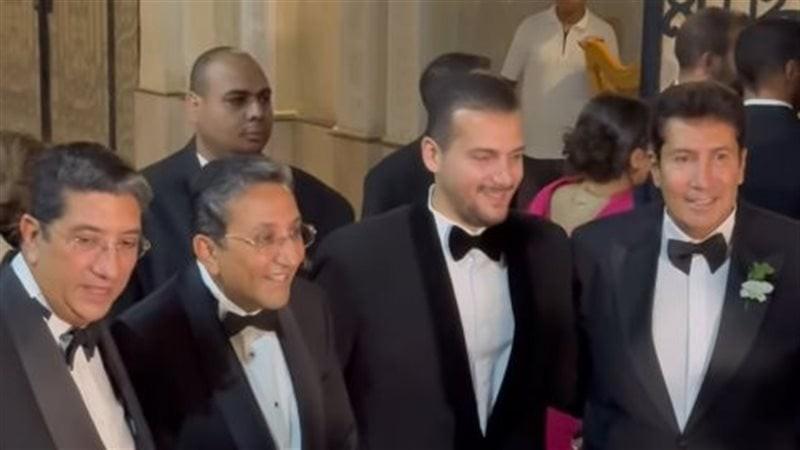 هاني رمزي يحتفل بزفاف نجله شادي في أجواء مبهجة