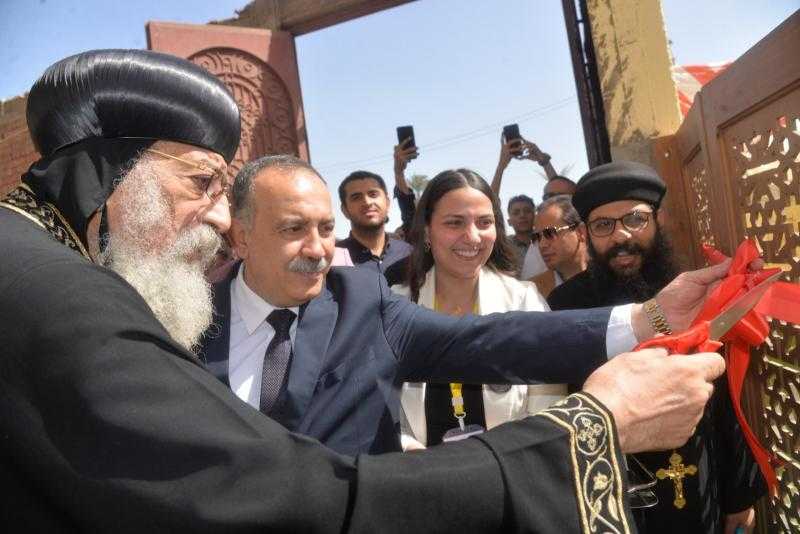 محافظ أسيوط يشارك البابا تواضروس في وضع حجر أساس كاتدرائية مارمرقس بمدينة ناصر الجديدة