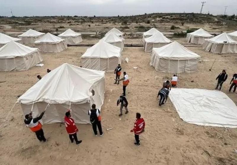 اللجنة المصرية في غزة: افتتاح مخيمًا تاسعًا لإيواء نازحي شمال غزة في النصيرات