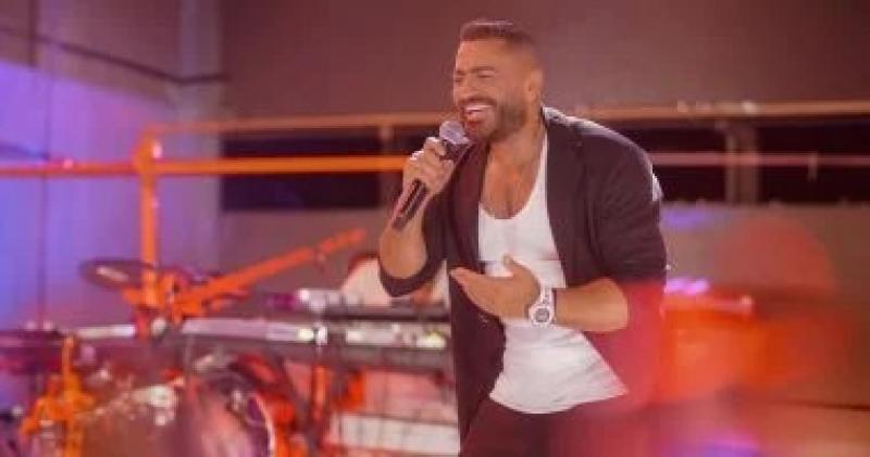 تامر حسني يطلق أغنيته الجديدة ”من كان يا مكان”