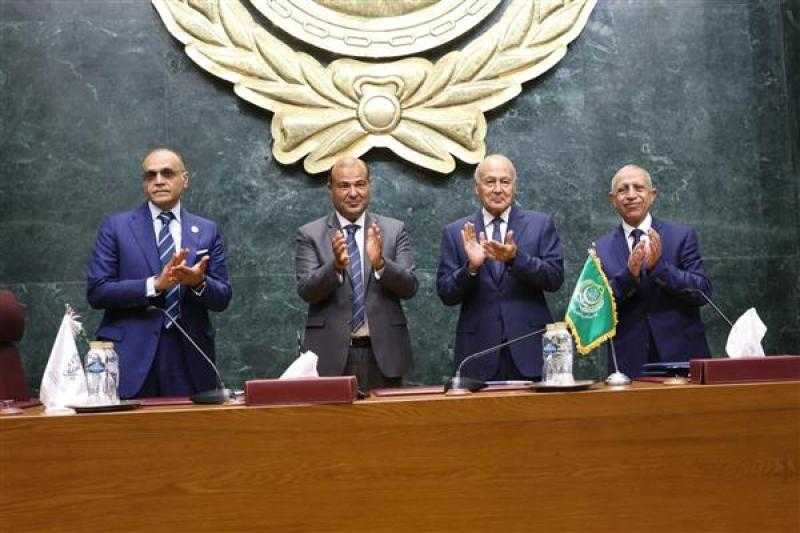 الجامعة العربية تشهد إطلاق منحة الشيخ صالح كامل للتفوق