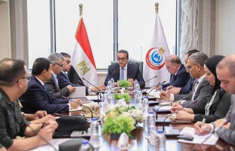وزير الصحة يتابع الموقف التنفيذي لمشروع المخازن الاستراتيجية للوزارة