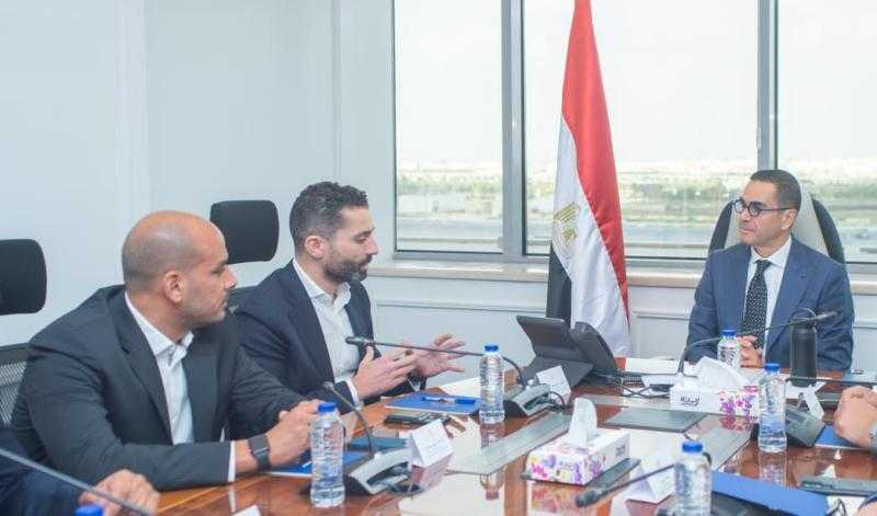 وزير الاستثمار والتجارة الخارجية يلتقى وفد شركة ”LDV” لبحث سبل تعزيز الشراكات الاستثمارية في مجالات التعليم والتنمية المستدامة