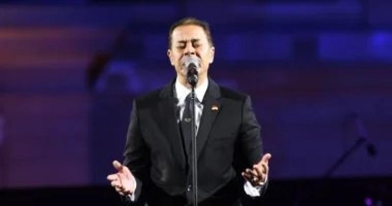 مدحت صالح يغنى فكرونى لأم كلثوم ويختتم فقرته فى عابدين بأغنية ابن مصر